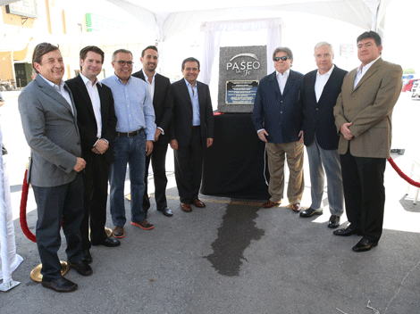 Develación de la placa.