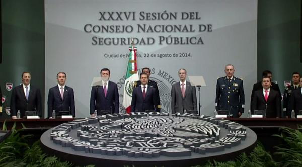 El presidente Enrique Peña Nieto encabeza la sesión del Consejo Nacional de Seguridad Pública.