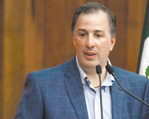 El diplomático dio una conferencia a estudiantes de la Escuela Nacional de Cuadros del PRI. 