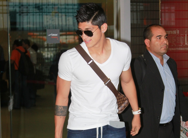 Alan Pulido ya se encuentra en la Ciudad de México 