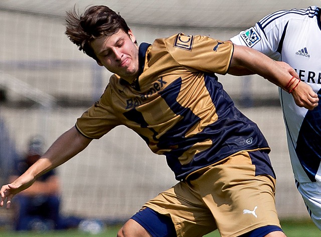 Érik Vera, mediocampista de Pumas