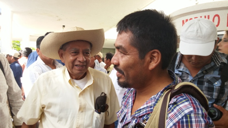 El dirigente de la UPOEG apareció con un amparo. 