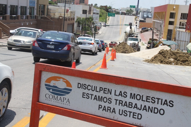 El gerente técnico de la Comapa Zona Conurbada, Eduardo Beaven Vega, explicó que en Tampico y Madero han tenido que romper en 400 calles para poder da