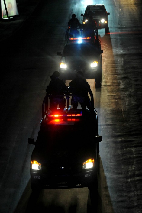 Convoy de la Gendarmería rumbo a Valle de Bravo.