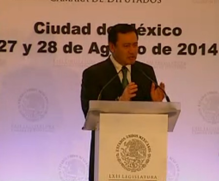 Miguel Ángel Osorio Chong durante la inauguración de la reunión plenaria del PRI y PVEM en la Cámara de Diputados.