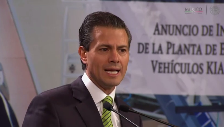 El presidente Enrique Peña Nieto durante el anuncio de inversión de la planta de ensamble de vehículos Kia Motors.