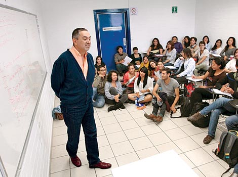 Hay casos de maestros que cuentan hasta con tres plazas.