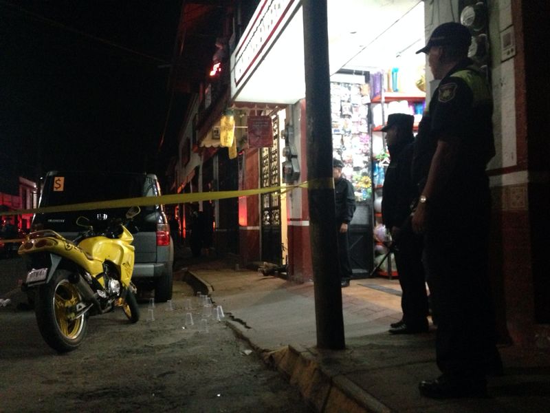 Durante el enfrentamiento, un policía y un asaltante murieron.