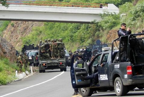 Enero 14. Fuerzas federales desplegaron operativos para asumir el control de la seguridad en 27 municipios de Tierra Caliente en Michoacán.