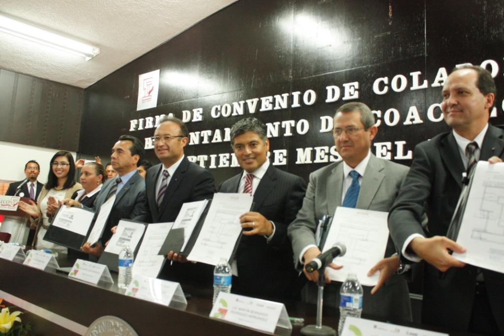 La firma del convenio para la jornada de testamentos en Coacalco.