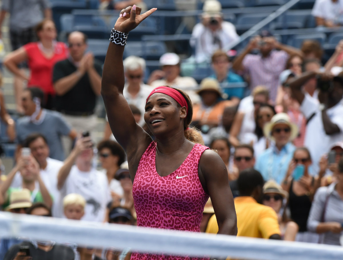 Serena Williams celebra su triunfo ante Kaia Kanepi de Estonia 