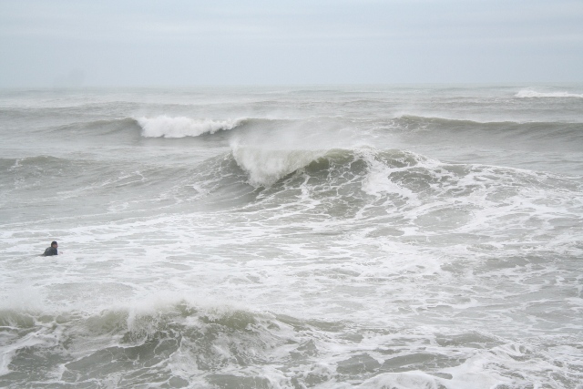 Expuso que es una de las mejores playas si se compara con Cancún, Mazatlán y otros puntos del país, debido a que, a pesar de que “las olas son fuertes