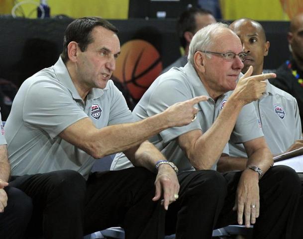 Mike Kryzeski, entrenador de la selección de basquetbol de Estados Unidos