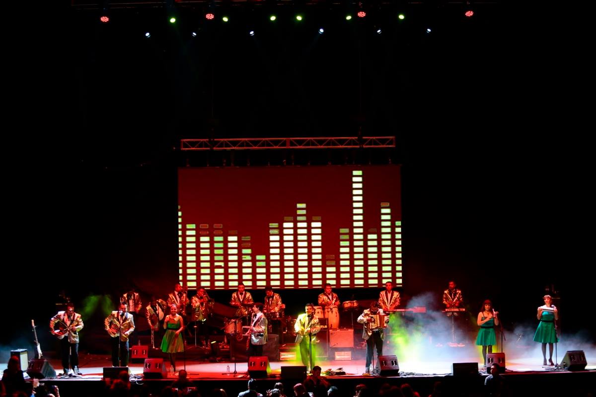Los Ángeles Azules registraron lleno total en su concierto sinfónico