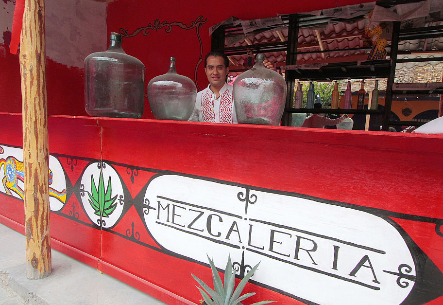 La nueva mezcalería presentará una variedad de 22 tipos de mezcales diferentes 