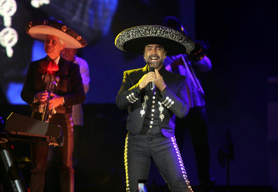 La última parte del concierto fue con mariachi.
