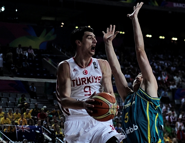 Emir Preldzic le dio el triunfo a Turquía sobre Australia en el Mundial de Basquetbol