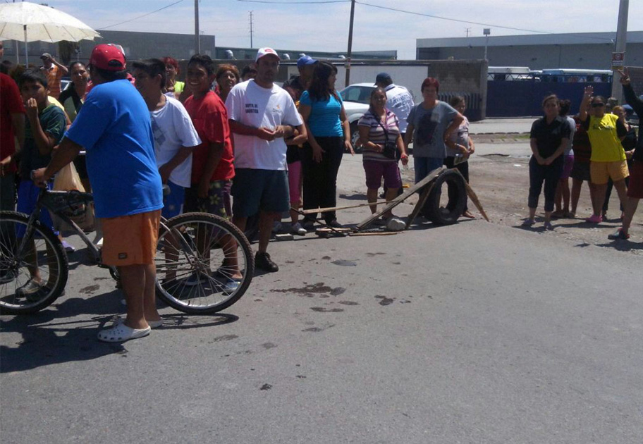 Vecinos de Hamburgo bloquean periférico