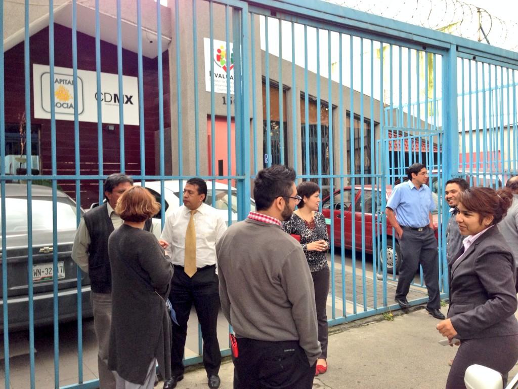 Personal del Consejo de Evaluación del Desarrollo Social del Distrito Federal desalojó el edificio por el sismo.