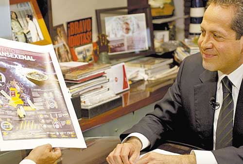 El gobernador del Estado de México en El asalto a la razón.