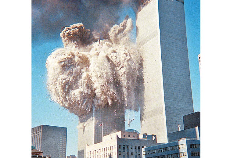 Los dos rascacielos durante los ataques en 2001.