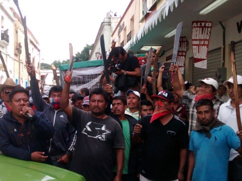 Campesinos inconformes por la no entrega de insumos agrarios y semillas determinaron manifestarse.