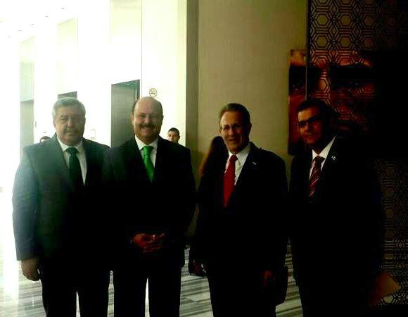 El gobernador de Chihuahua, César Duarte, con el embajador de EU en México, Anthony Wayne.