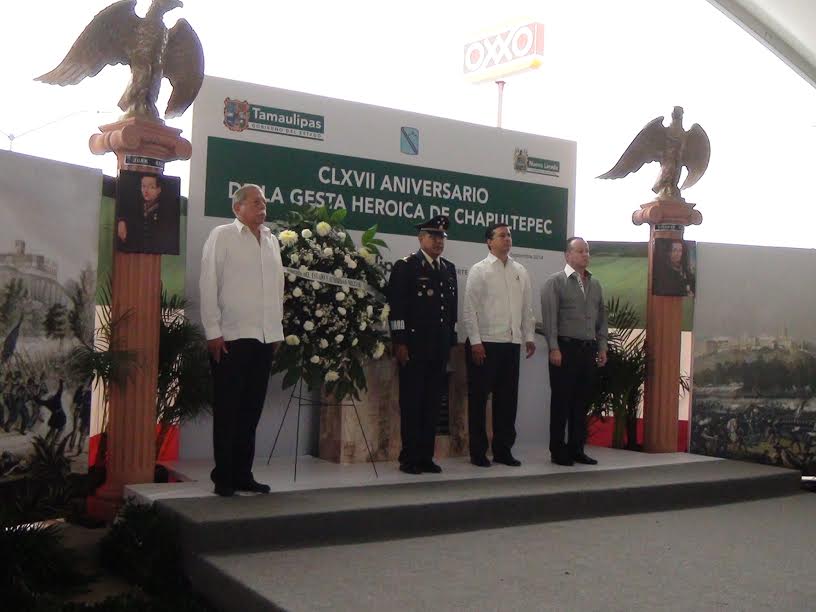 El gobernador estuvo acompañado por el alcalde de Nuevo Laredo Carlos Canturosas