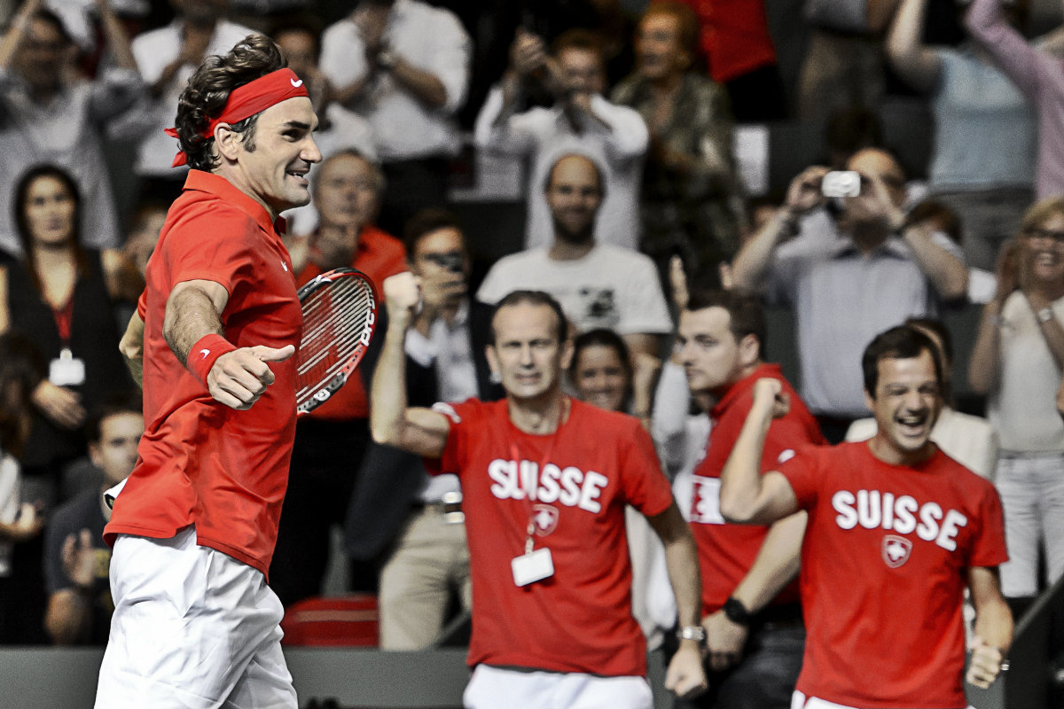 Celebración de Roger Federer tras pase a la final de la Copa Davis 