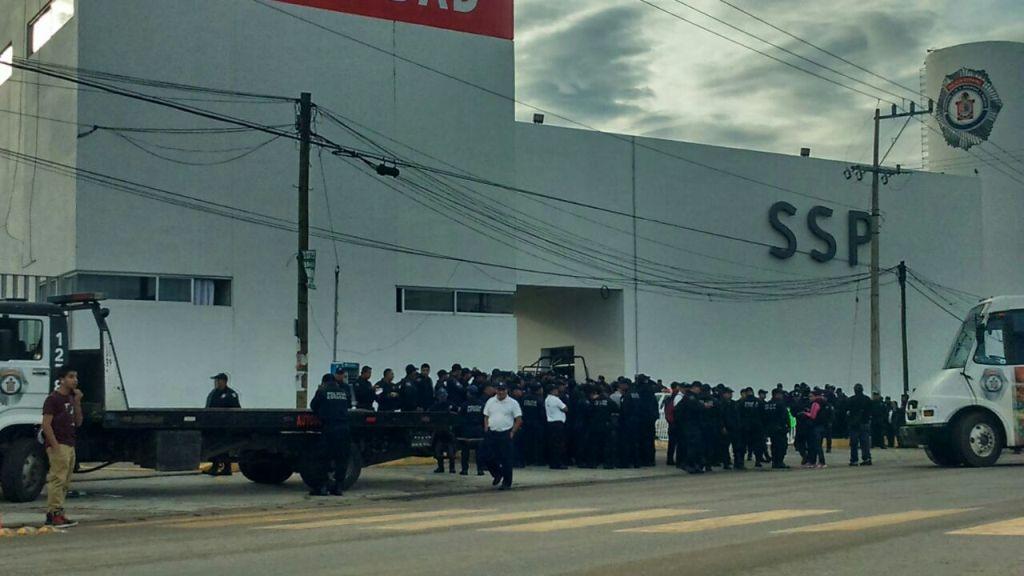 Al menos unos 700 elementos de la Secretaría de Seguridad Pública de Oaxaca exigen aumento salarial, armamento, patrullas, uniformes y pago de viático