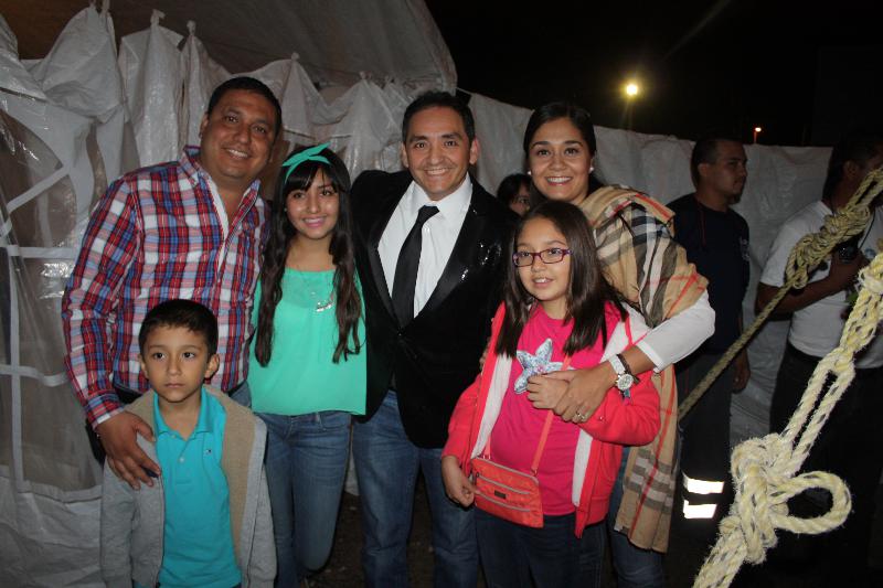 El alcalde Juan Francisco González González y su esposa, María Rosa Berumen Cepeda