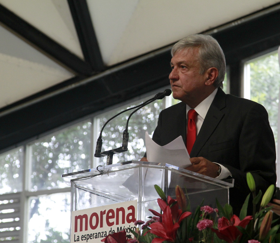 Andrés Manuel López Obrador en el congreso extraordinario de Morena.
