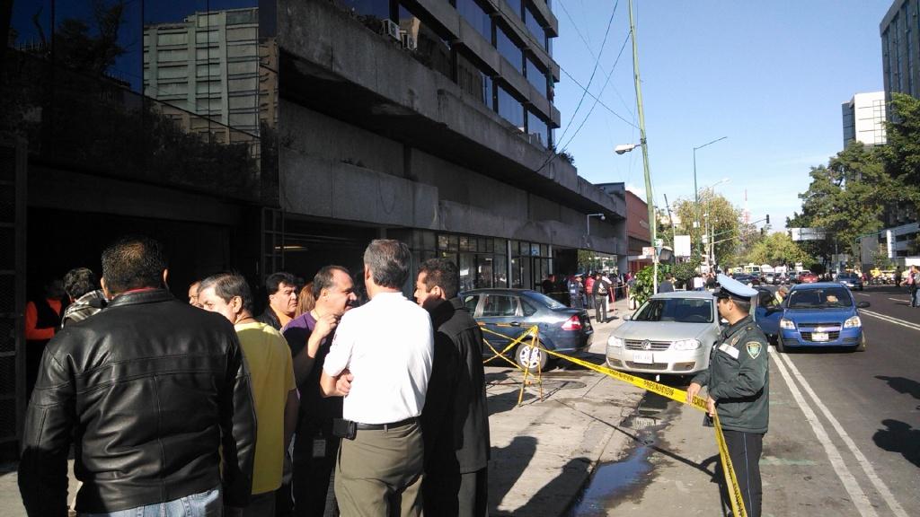 Varios edificios del Centro Histórico fueron desalojados por la activación de la alarma sísmica.