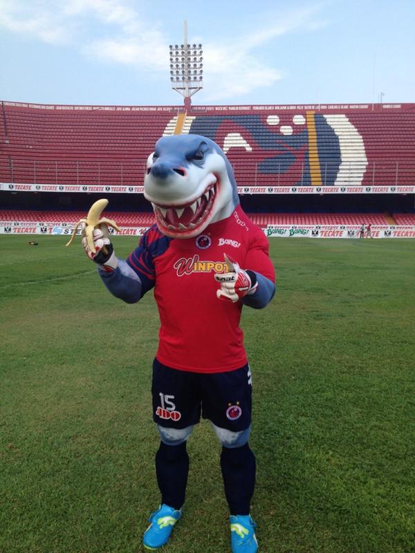 La mascota de Veracruz apoya a Dinho