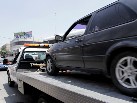 Exhortan a no circular por carreteras federales ante decomisos. 