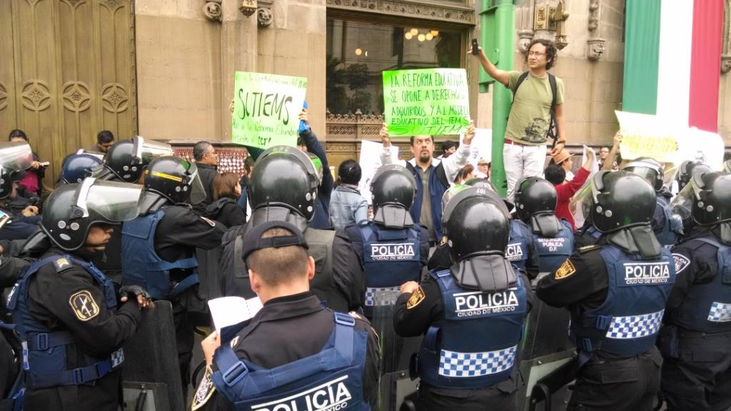 Los 100 integrantes del Sutiems buscaron llegar a la Asamblea Legislativa del Distrito Federal.