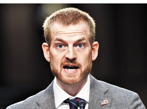 Kent Brantly, médico que contrajo el padecimiento y se curó, explicó la situación al Senado de EU.