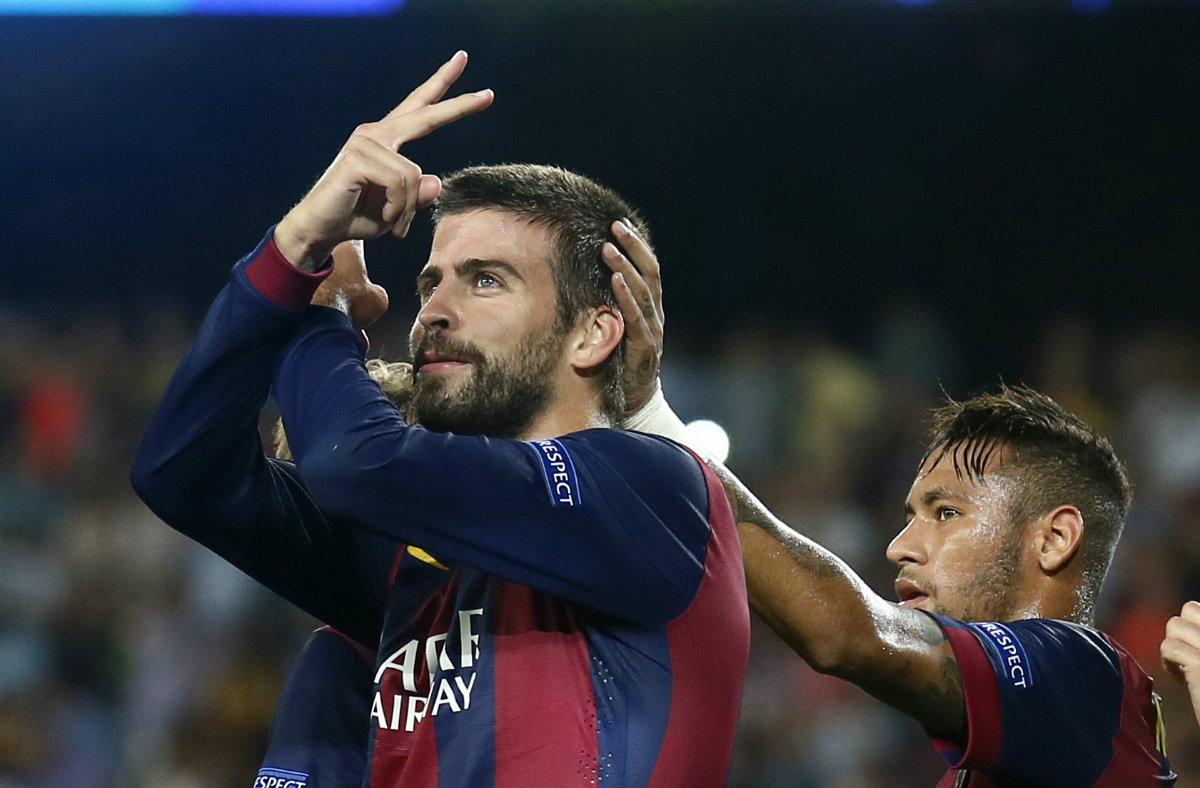 Piqué celebra su anotación 