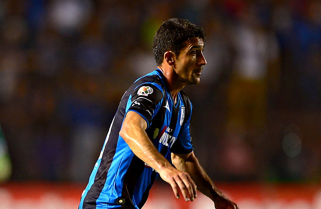 Sinha, mediocampista de Querétaro 
