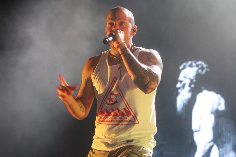 Calle 13 sí alcanzó a presentarse ante sus admiradores regios.