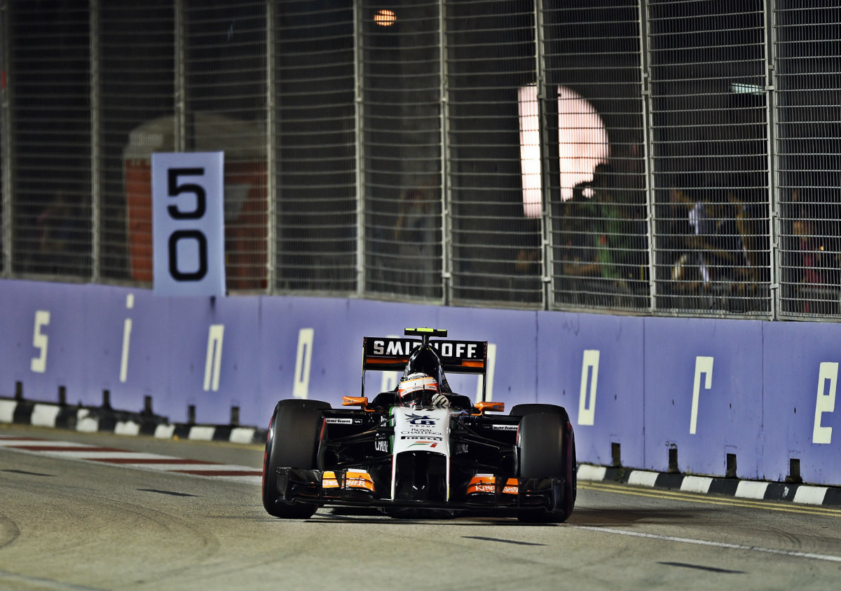 Sergio Pérez en el circuito de Marina Bay 