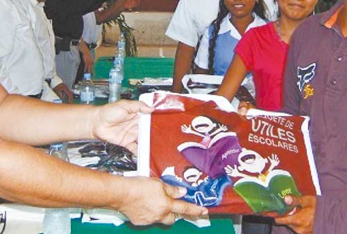 El informe señala que solo 55.3% de los programas sociales estatales tiene un padrón público de beneficiarios.