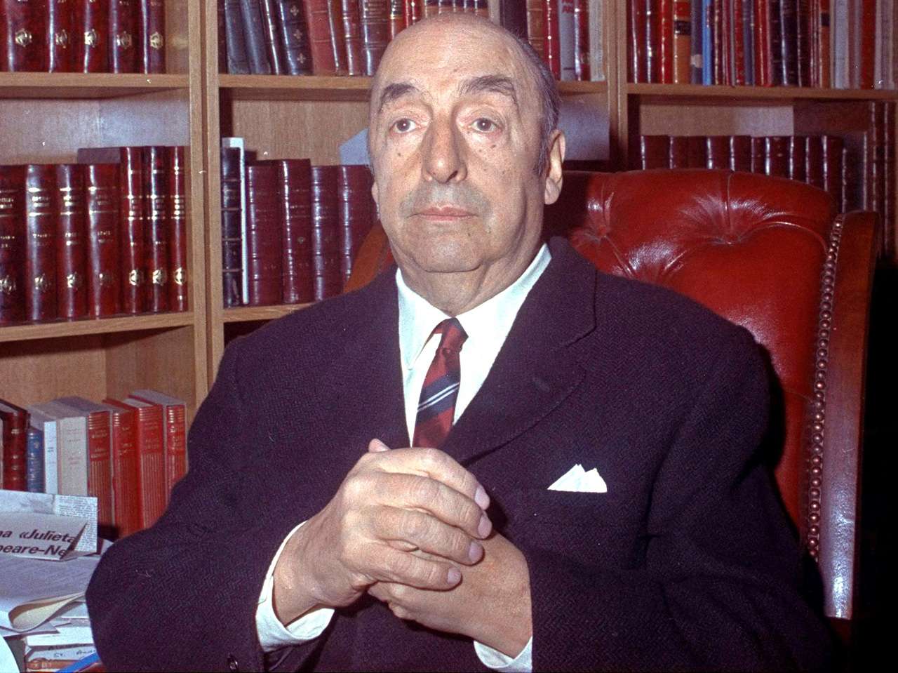 El poeta chileno Pablo Neruda en una fotografía tomada el 21 de octubre de 1971.