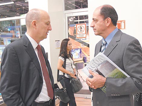 Rangel Woodyard y Óscar Gutiérrez desmintieron mitos sobre la obra.