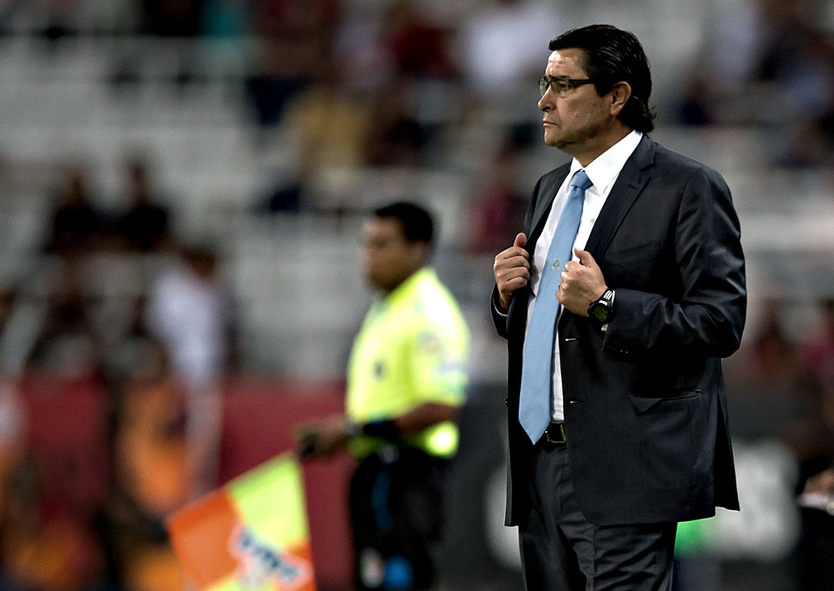 Luis Fernando Tena, técnico de Cruz Azul
