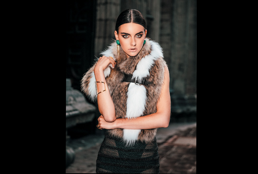 Falda con transparencia Maria Vogel Estola de piel Fendi Lencería Nada y Nuda por Marika Vera Pendientes estilo vintage Bimba y Lola Barazalete Cosmo 