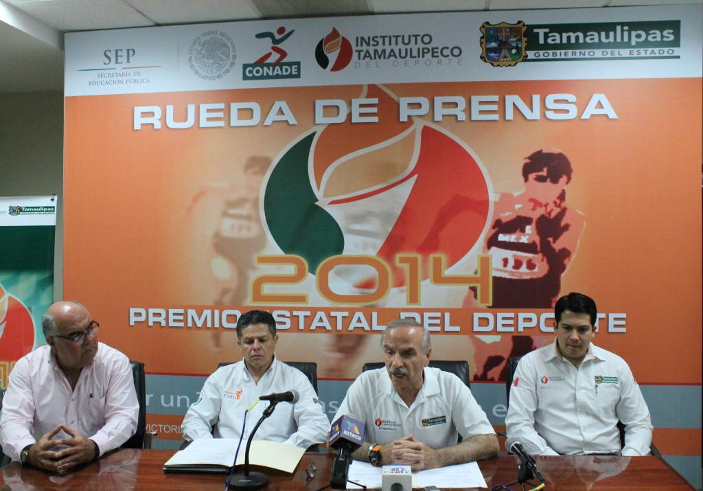Los premios para los ganadores son 70 mil pesos para el atleta del año; 30 mil pesos para el promotor y entrenador respectivamente.
