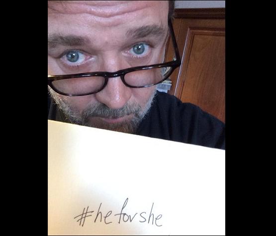El actor Russell Crowe solo publicó esta imagen en apoyo.