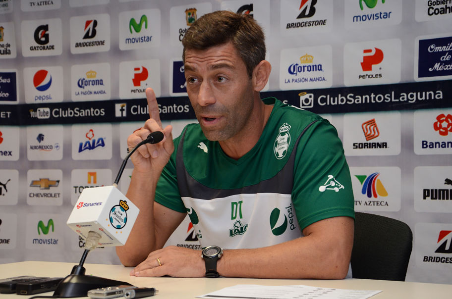 Pedro Caixinha, DT de Santos Laguna