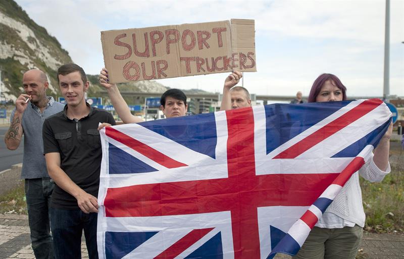 Manifestantes piden más protección para los camioneros contra la inmigración ilegal